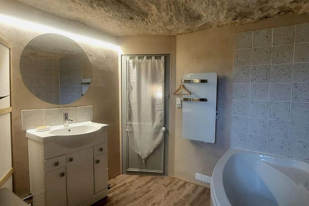 Troglo Entre Caves Et Chateaux Montlouis-sur-Loire Kültér fotó